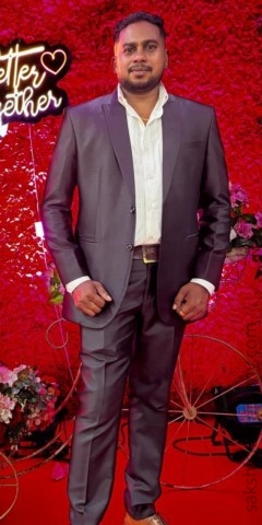 Yeshwant  Tivrekar